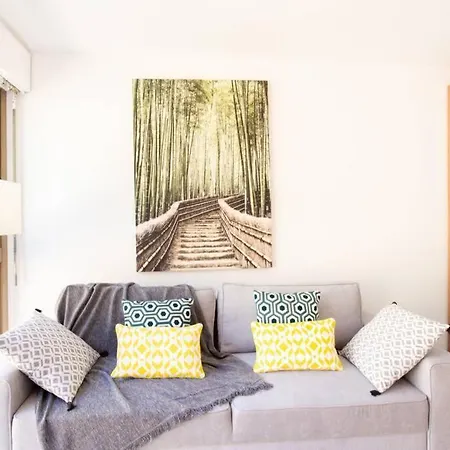 Appartement Studio Massenet, 1 Min From The Beach Nice