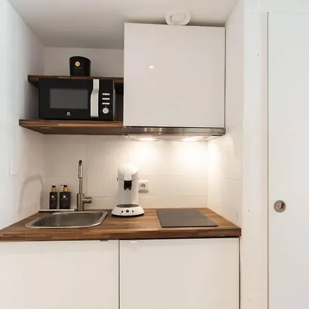 Appartement Studio Massenet, 1 Min From The Beach *